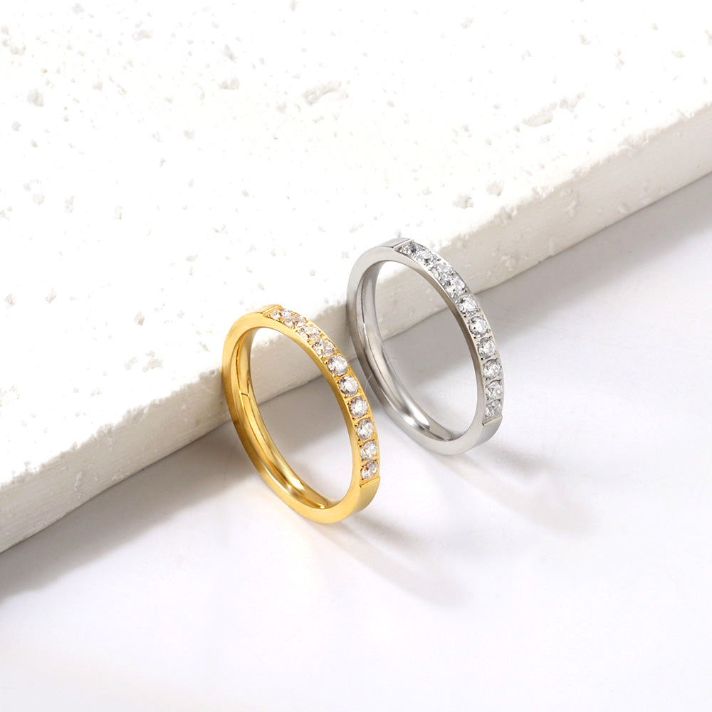 Bague solitaire en or et acier avec diamant