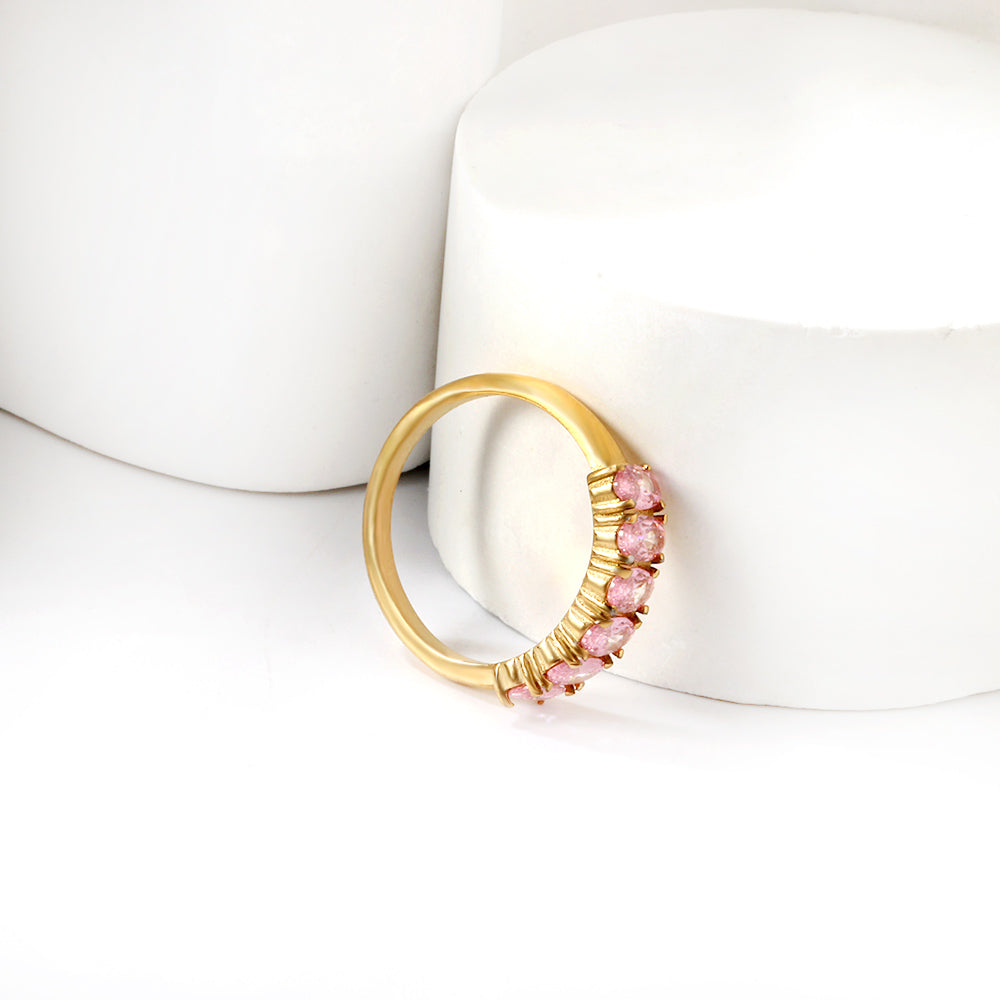 Witte steen licht luxe ring