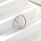 Bague de luxe légère en pierre blanche