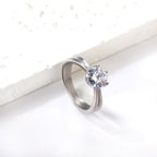 Vierklauw witte diamant glanzende ring