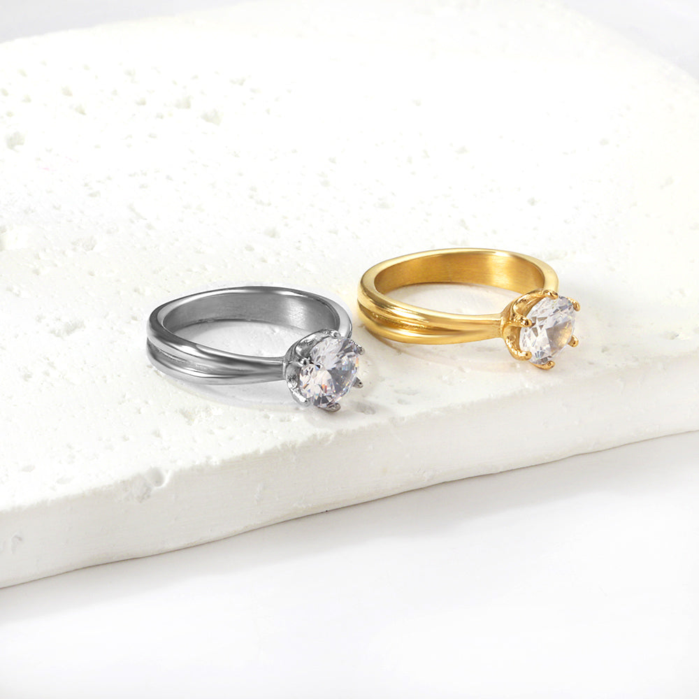 Vierklauw witte diamant glanzende ring