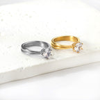 Vierklauw witte diamant glanzende ring