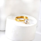 Vierklauw witte diamant glanzende ring