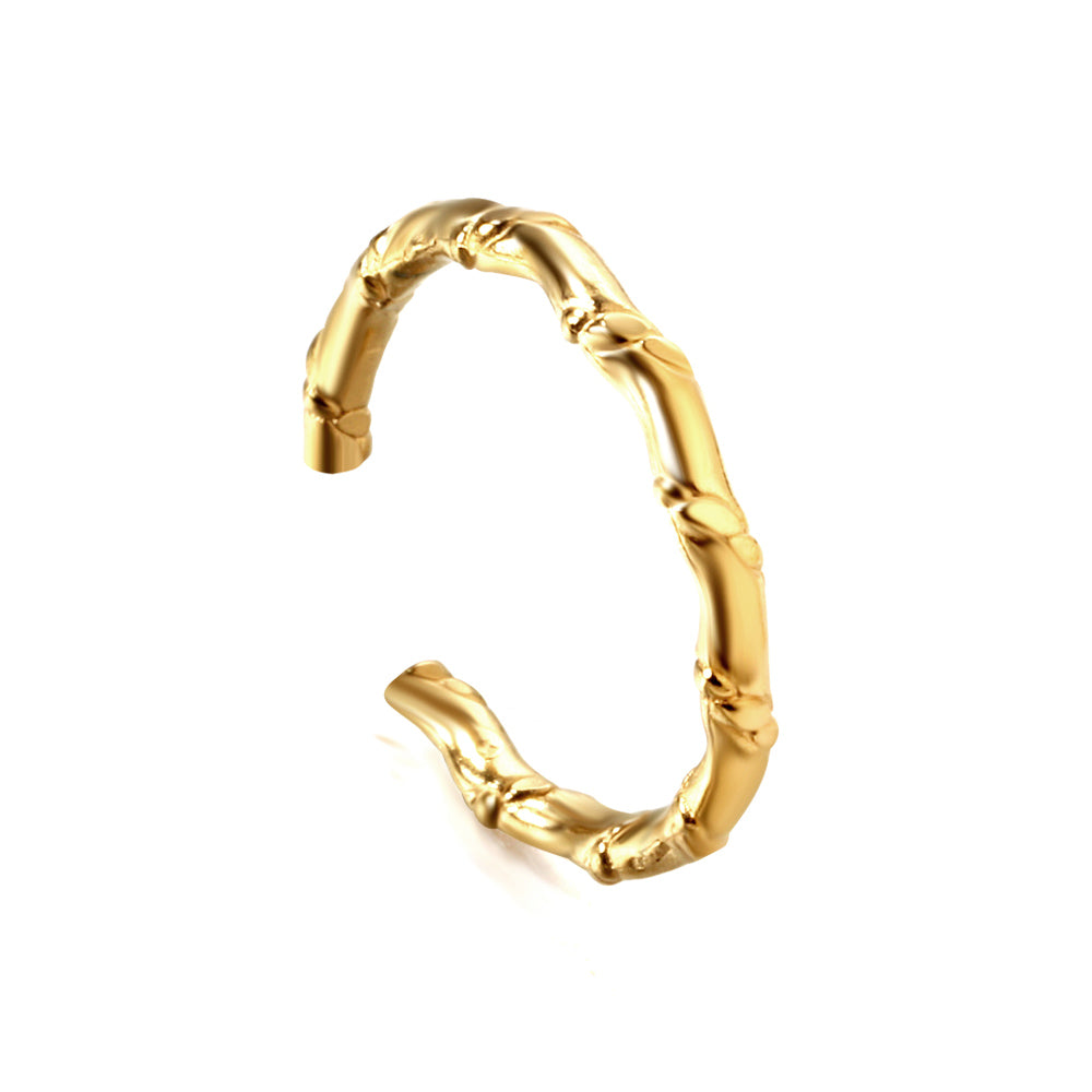 Geometric Gold-Plated Ring in stainless steel, lightweight and elegant design for women