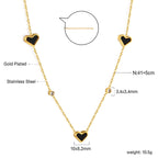 Collier avec pendentif triple cœur coquillage et diamant