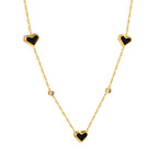 Collier avec pendentif triple cœur coquillage et diamant