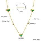 Collier avec pendentif triple cœur coquillage et diamant