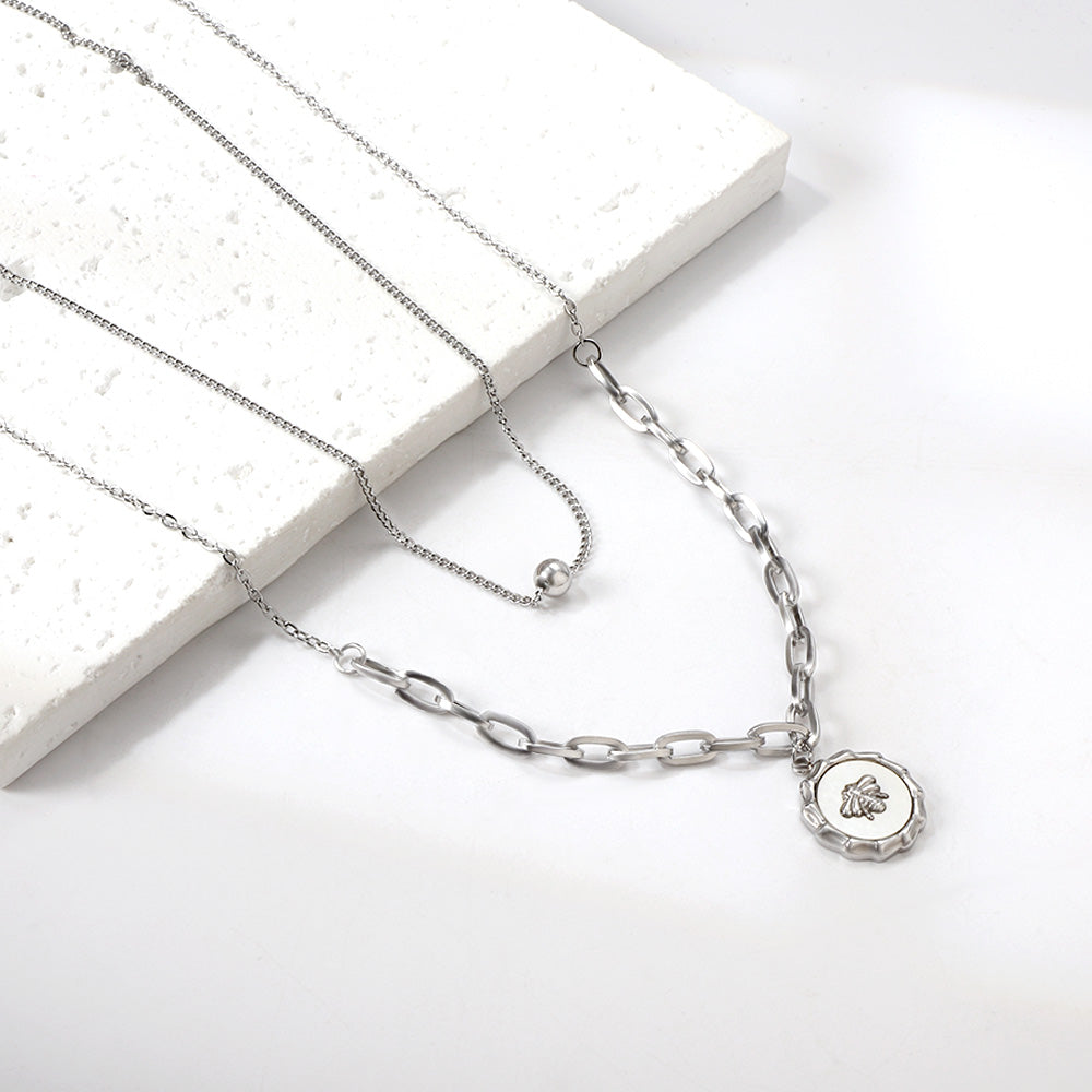 Samengestelde hangerketting met witte schelpen
