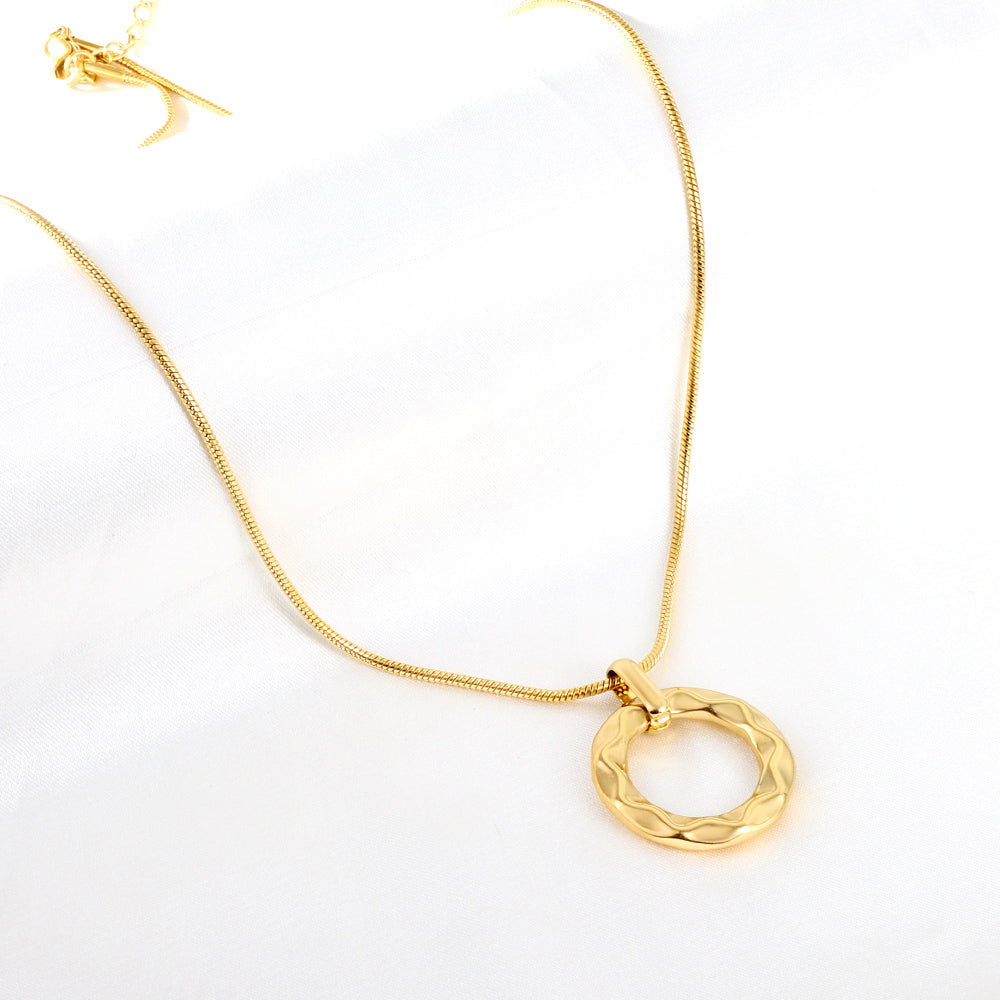 Gestructureerde gouden cirkel hanger ketting