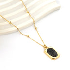 Collier pendentif rectangulaire en forme de rose noire