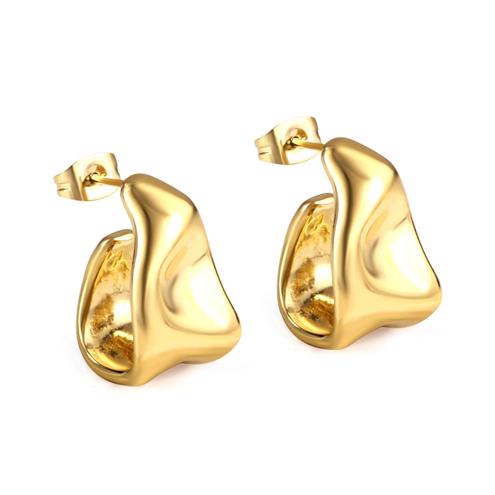 Irregular PVD gold-coated hoop earrings by JCS Jewelry Paris – hypoallergenic, waterproof, and tarnish-resistant with 2-year colour warranty.