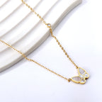 Collier pendentif coquillage blanc papillon avec diamant blanc