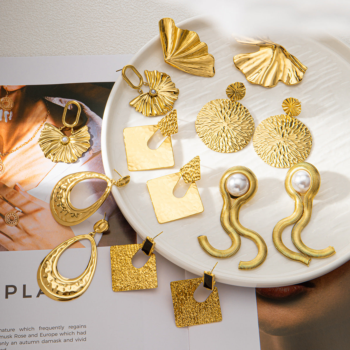 Origineel ontwerp goudkleurige oorbellen