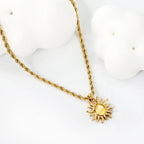 Collier pendentif soleil en acier inoxydable