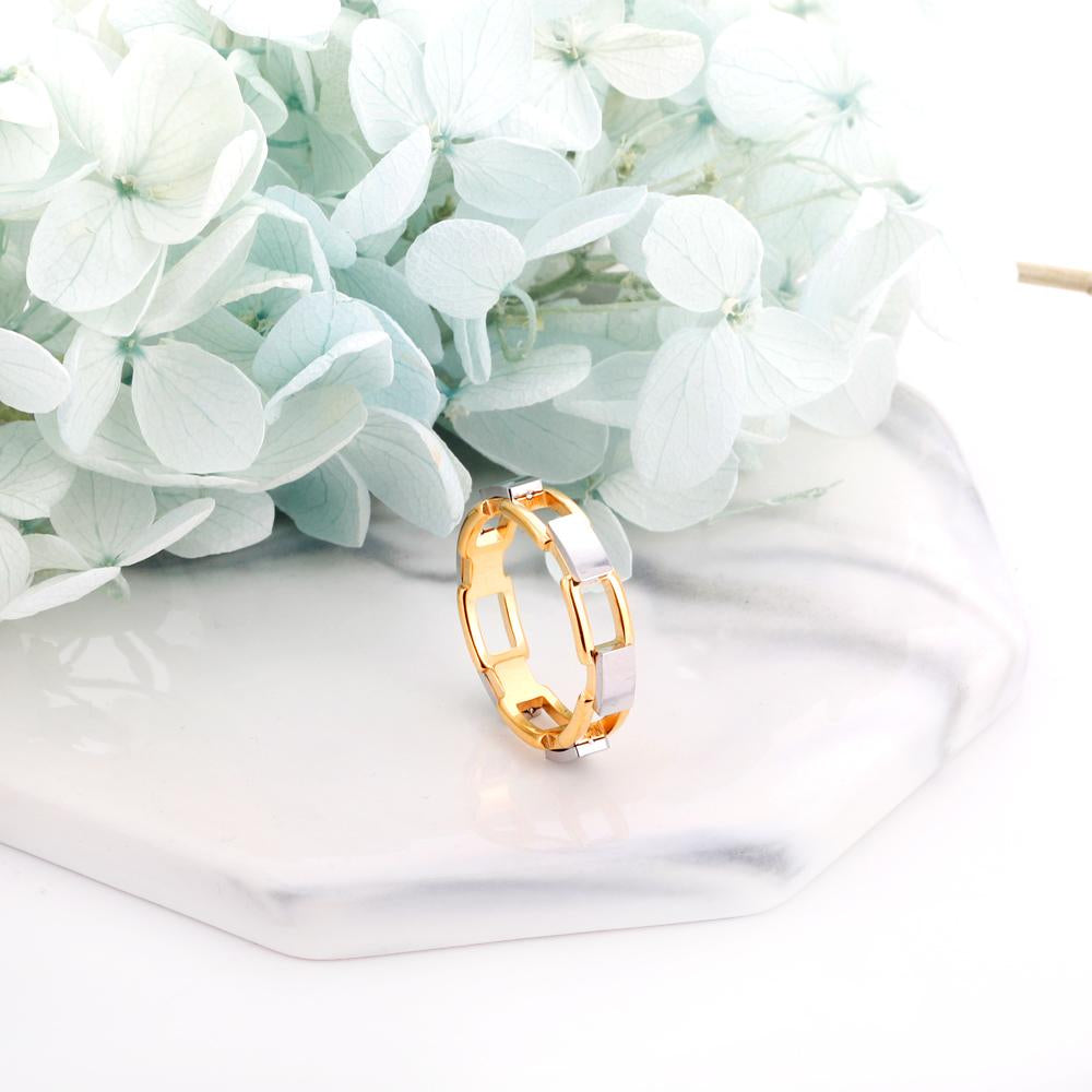 Ring in de vorm van een bloksteek 