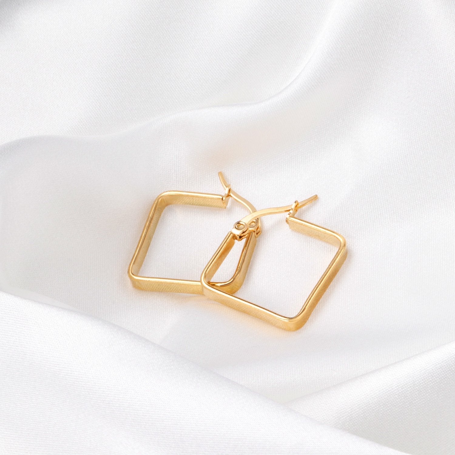 Grote vierkante hoepeloorbellen