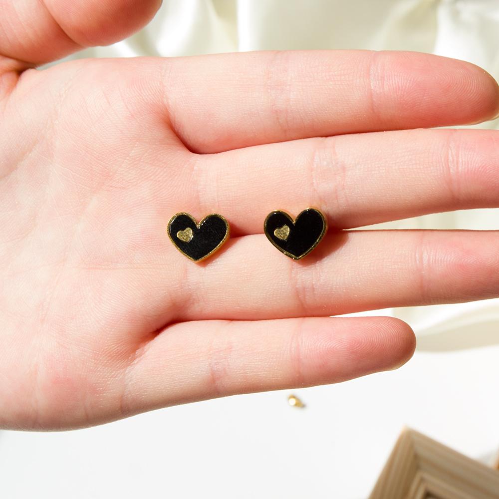 Set gekleurde hartvormige oorbellen 