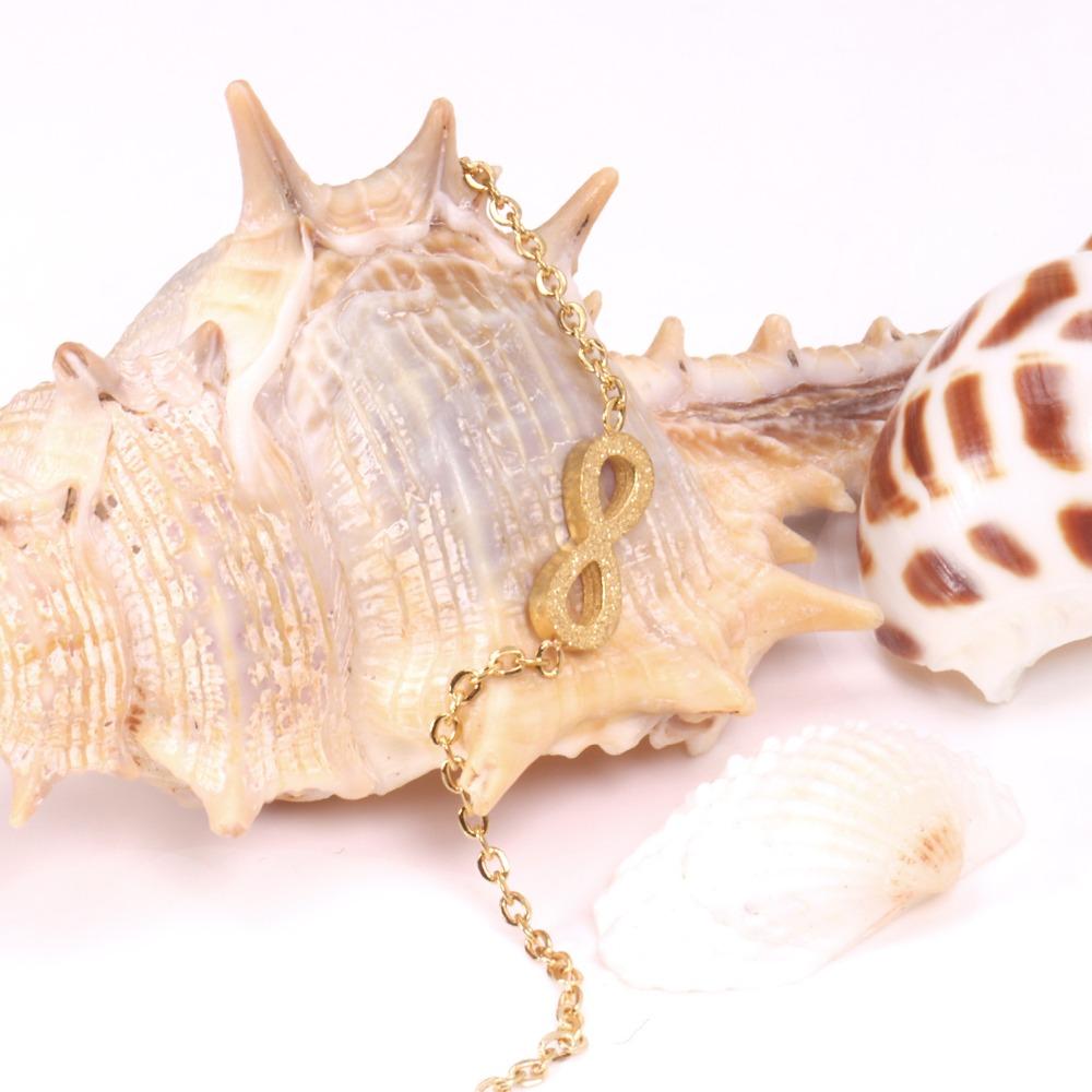 Bracelet chaîne givré porte-bonheur à huit boucles