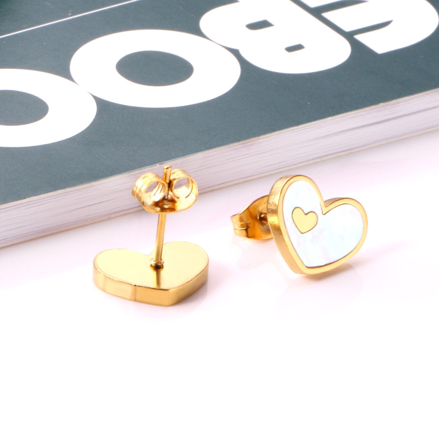 Set gekleurde hartvormige oorbellen 