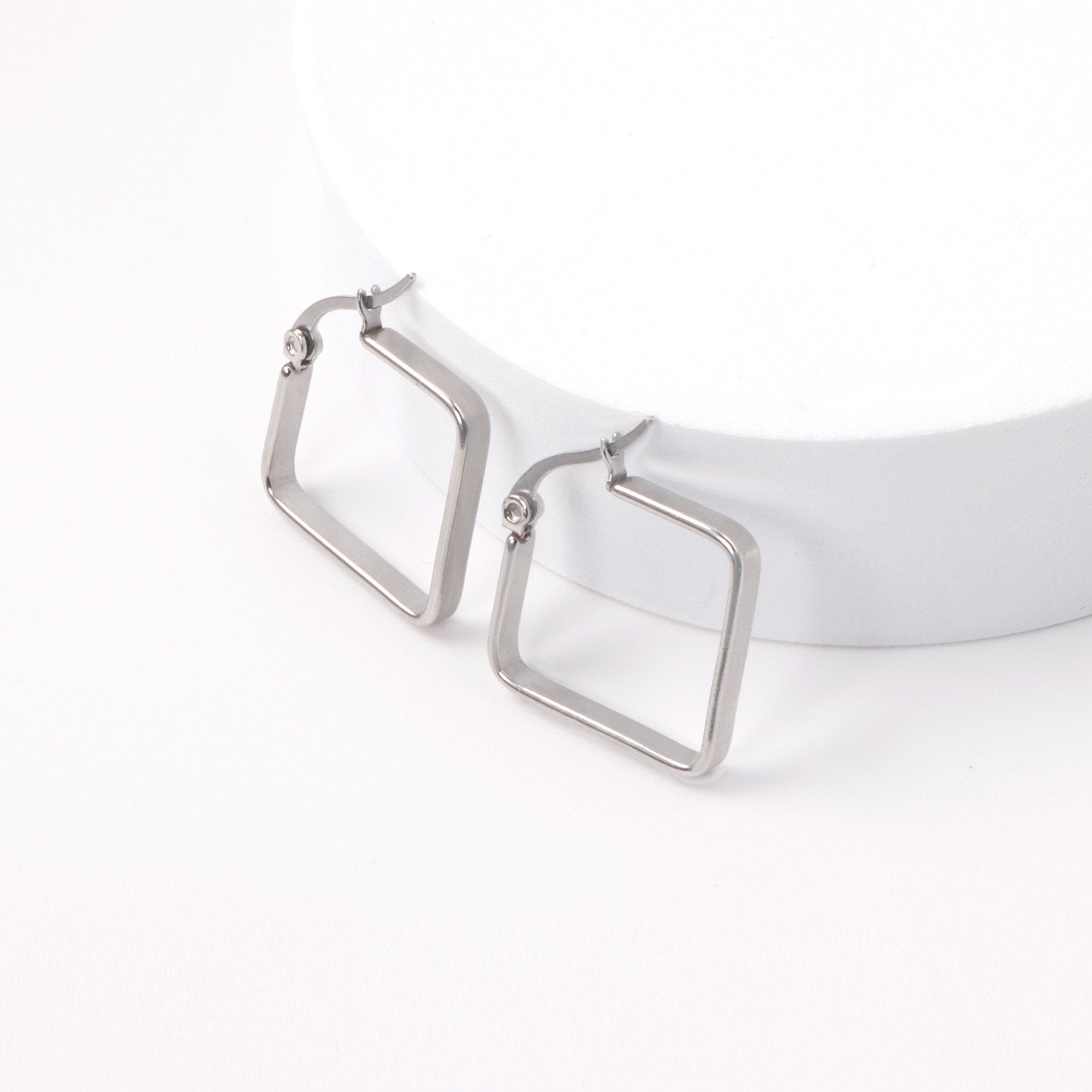 Grote vierkante hoepeloorbellen