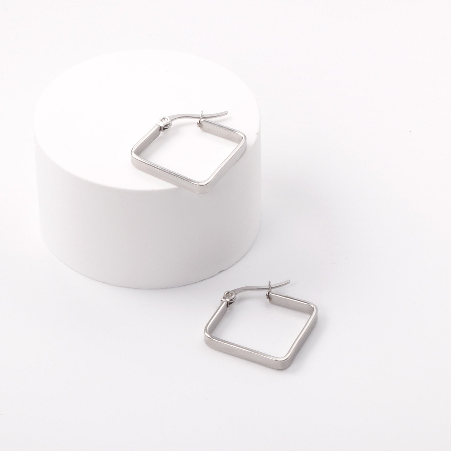 Grote vierkante hoepeloorbellen